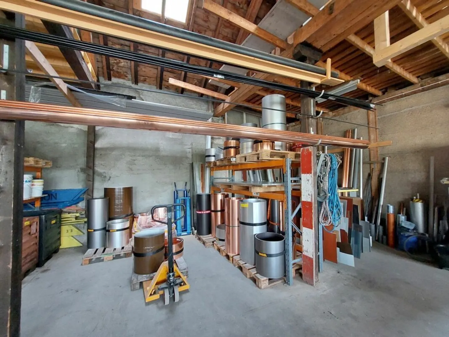 Warehouse, garage and multifunctional workshop - Photo 3 of 9