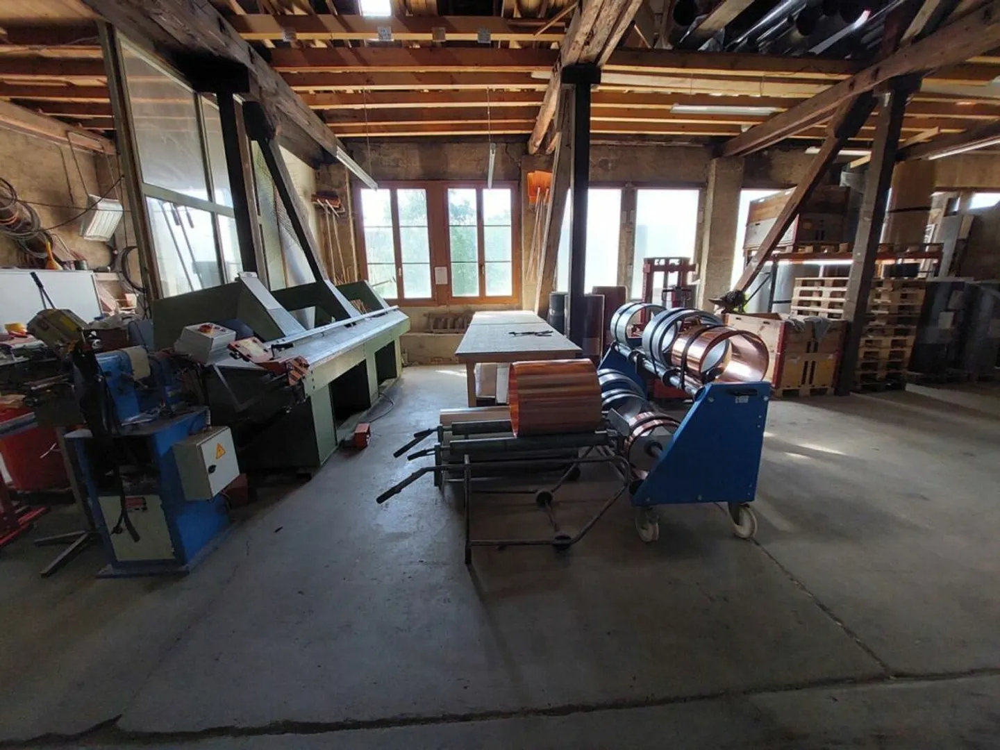 Warehouse, garage and multifunctional workshop - Photo 6 of 9