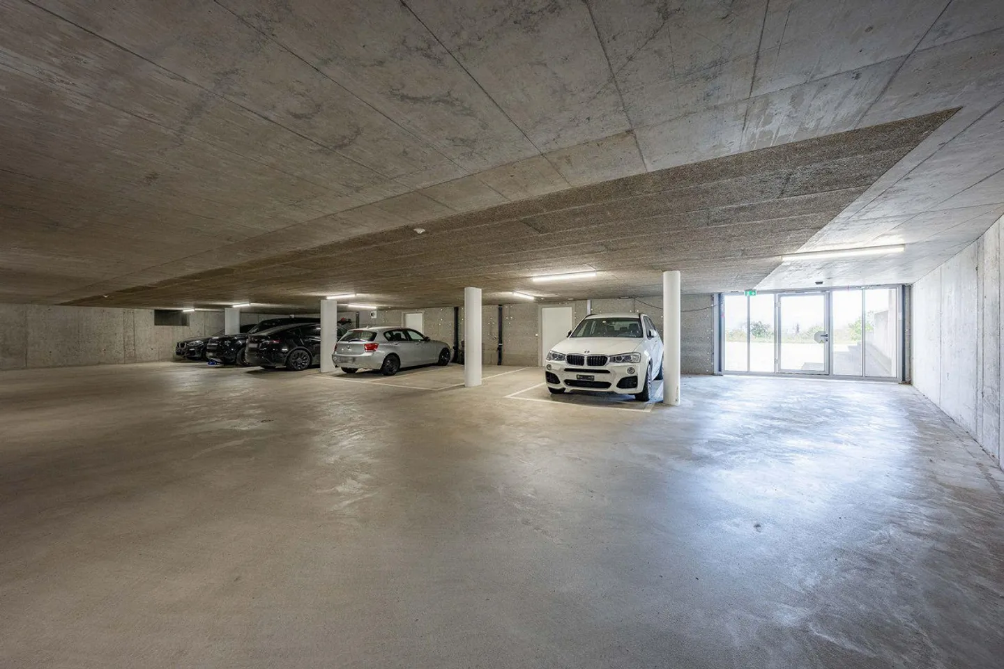 Zentraler Tiefgaragenparkplatz - Foto 2 von 4