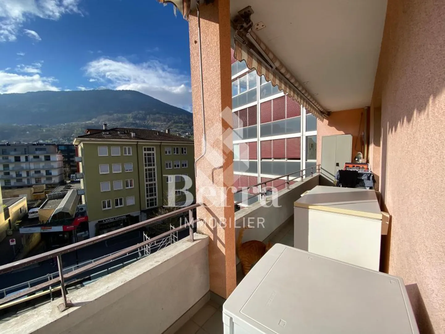 Dernier étage au centre de Monthey - Photo 3 sur 13