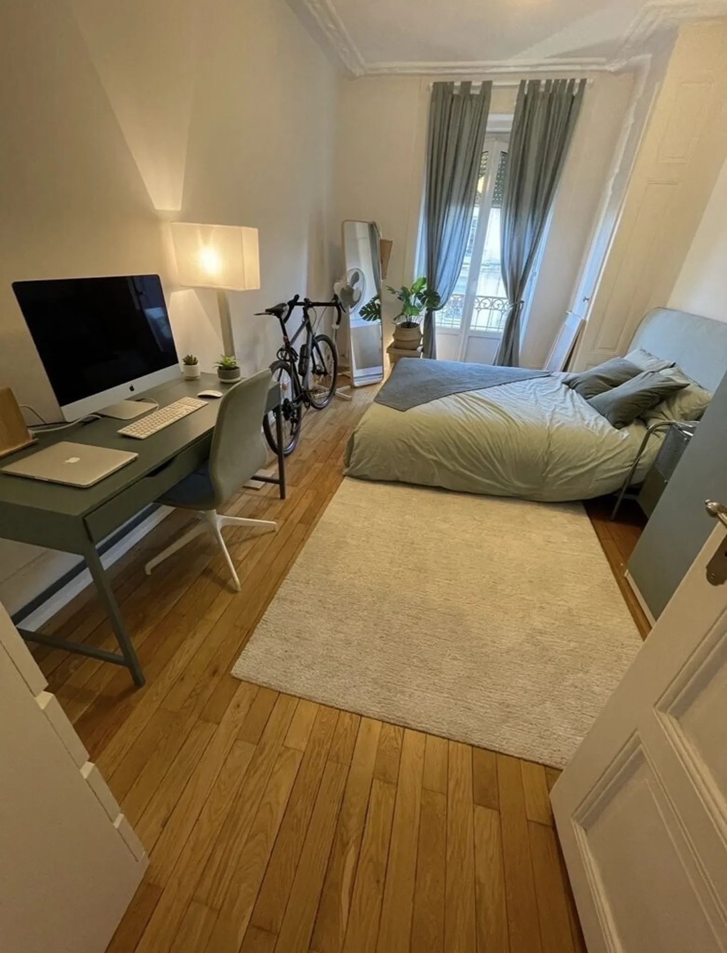 Charming 5.5 room bright apartment in the heart of Lausanne - Photo 2 of 6