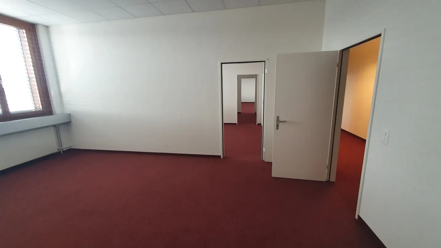 Spazi per uffici attraenti – Migliore posizione vicino all'aeroporto - Foto 10 di 14