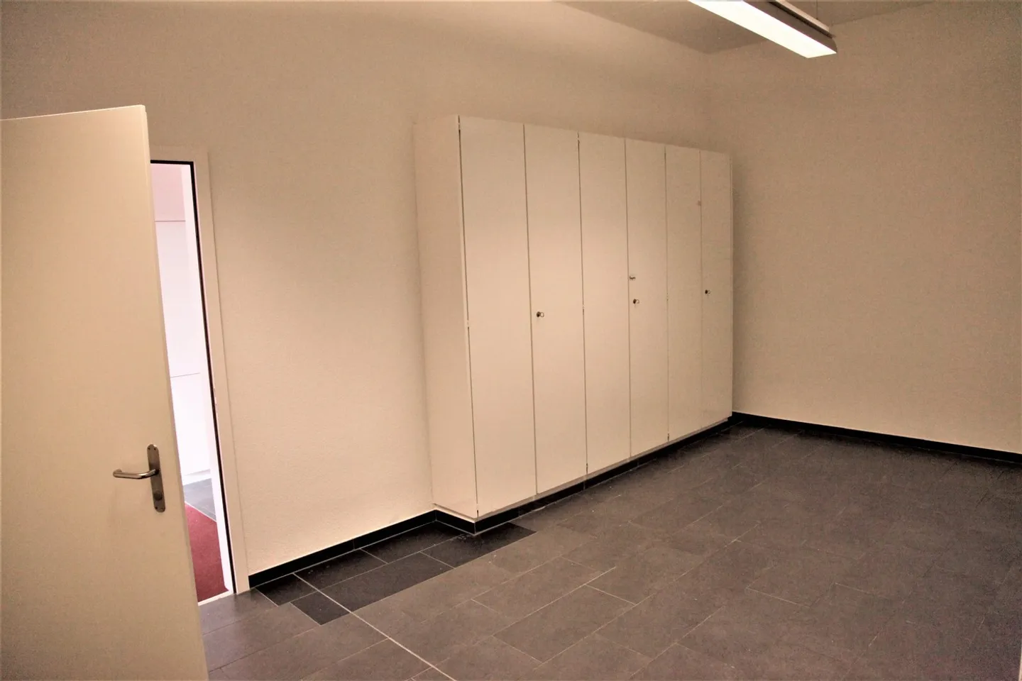 Spazi per uffici attraenti – Migliore posizione vicino all'aeroporto - Foto 7 di 14