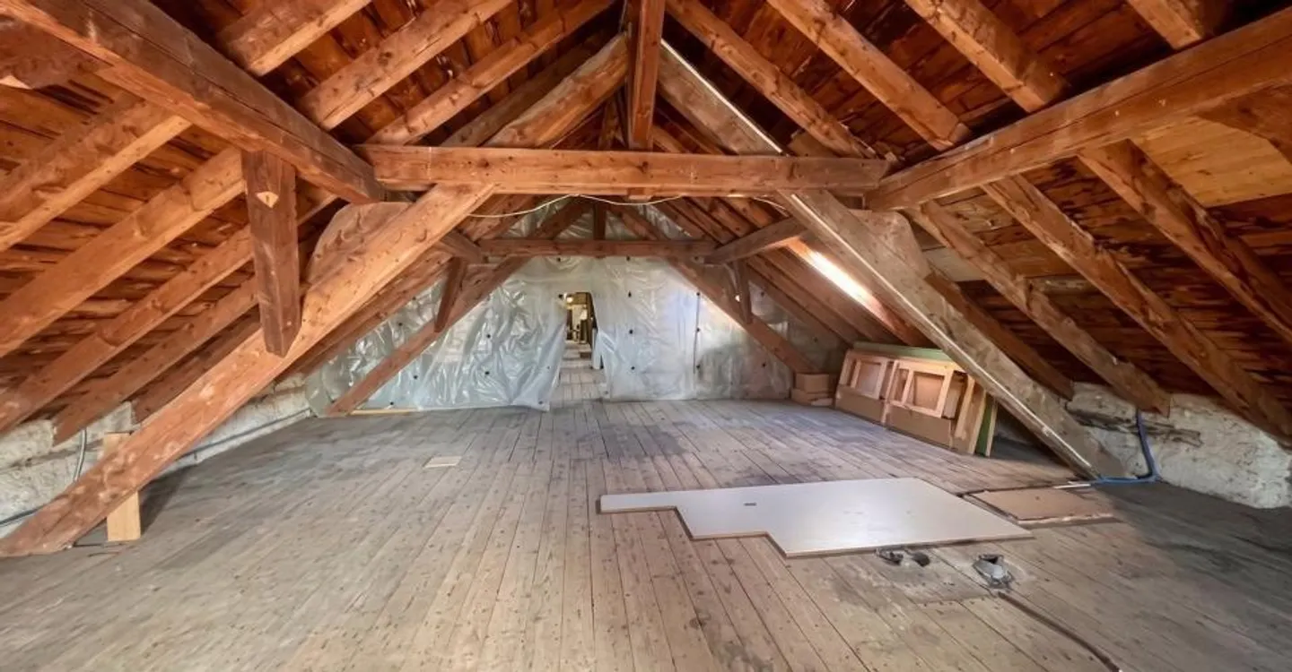 Fai un'offerta per questo bellissimo edificio misto, con 14 garage e 18 posti auto - Foto 5 di 12