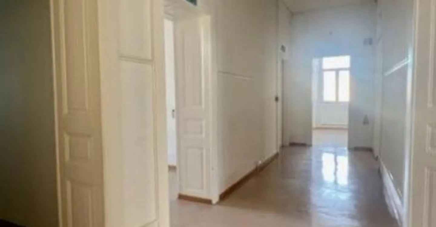 Fai un'offerta per questo bellissimo edificio misto, con 14 garage e 18 posti auto - Foto 12 di 12