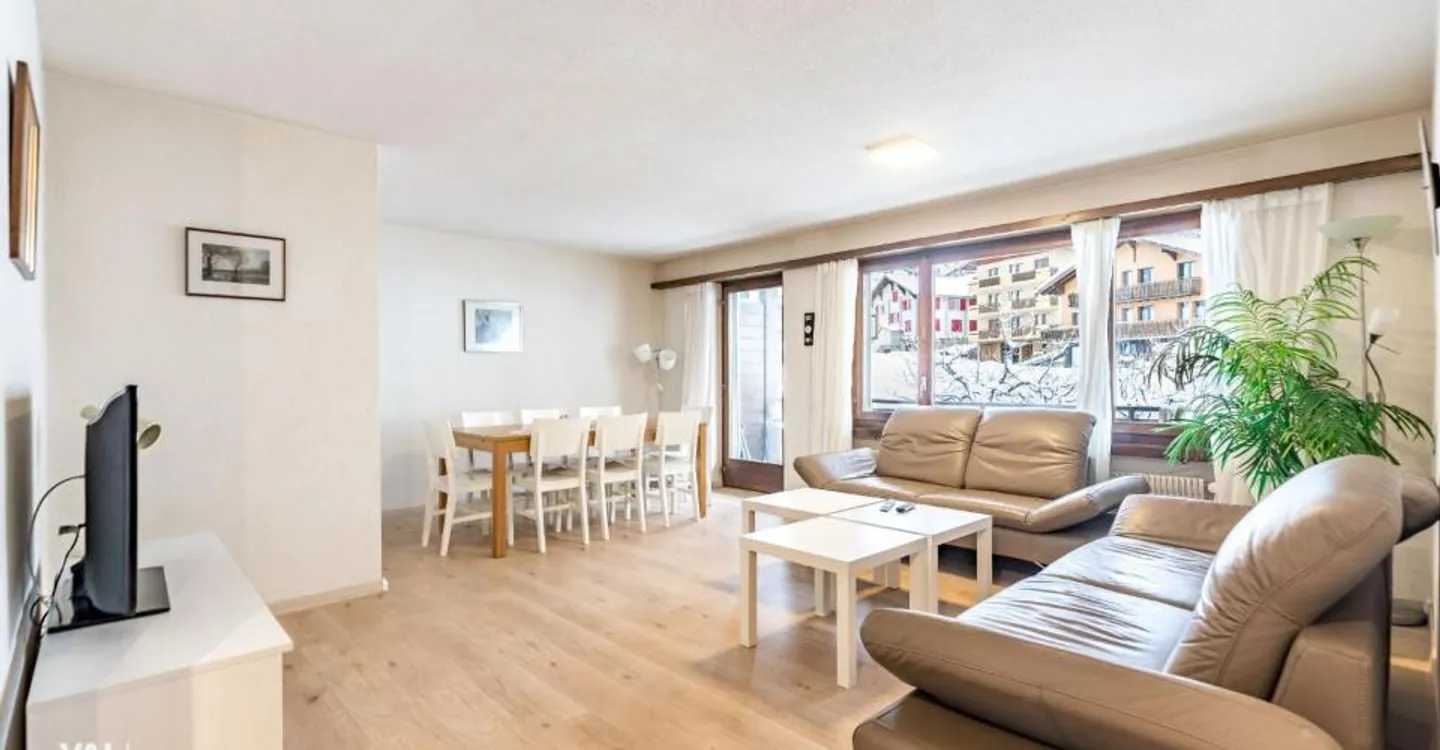 Spacious 4.5-room apartment in Eischoll - furnished, sunny location with two balconies - Photo 1 of 12
