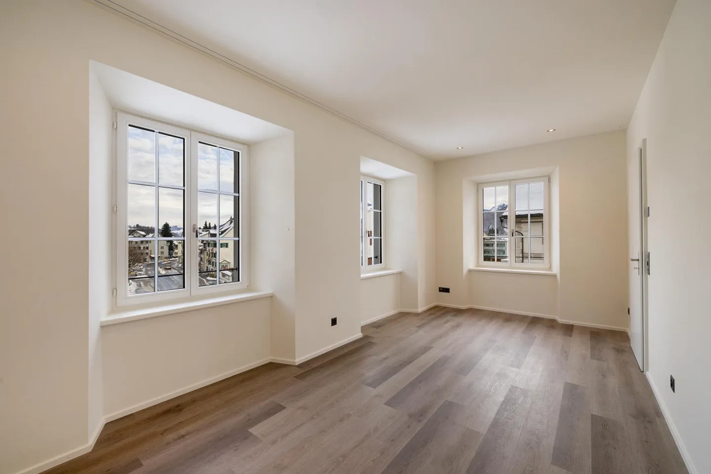 Appartement moderne de 2,5 pièces à long terme au centre du village de Näfels - Photo 4 sur 8