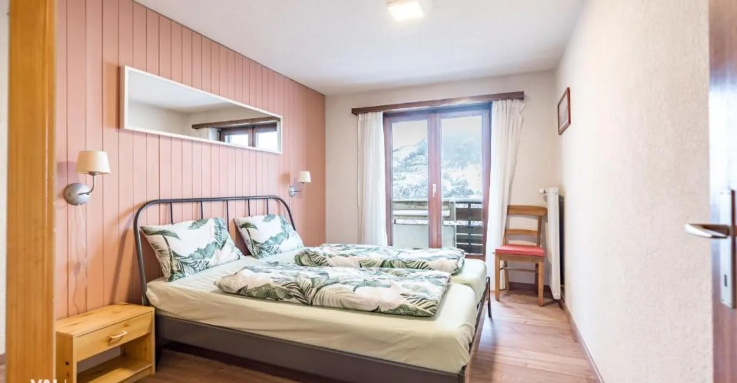 Spacious 4.5-room apartment in Eischoll - furnished, sunny location with two balconies - Photo 5 of 12