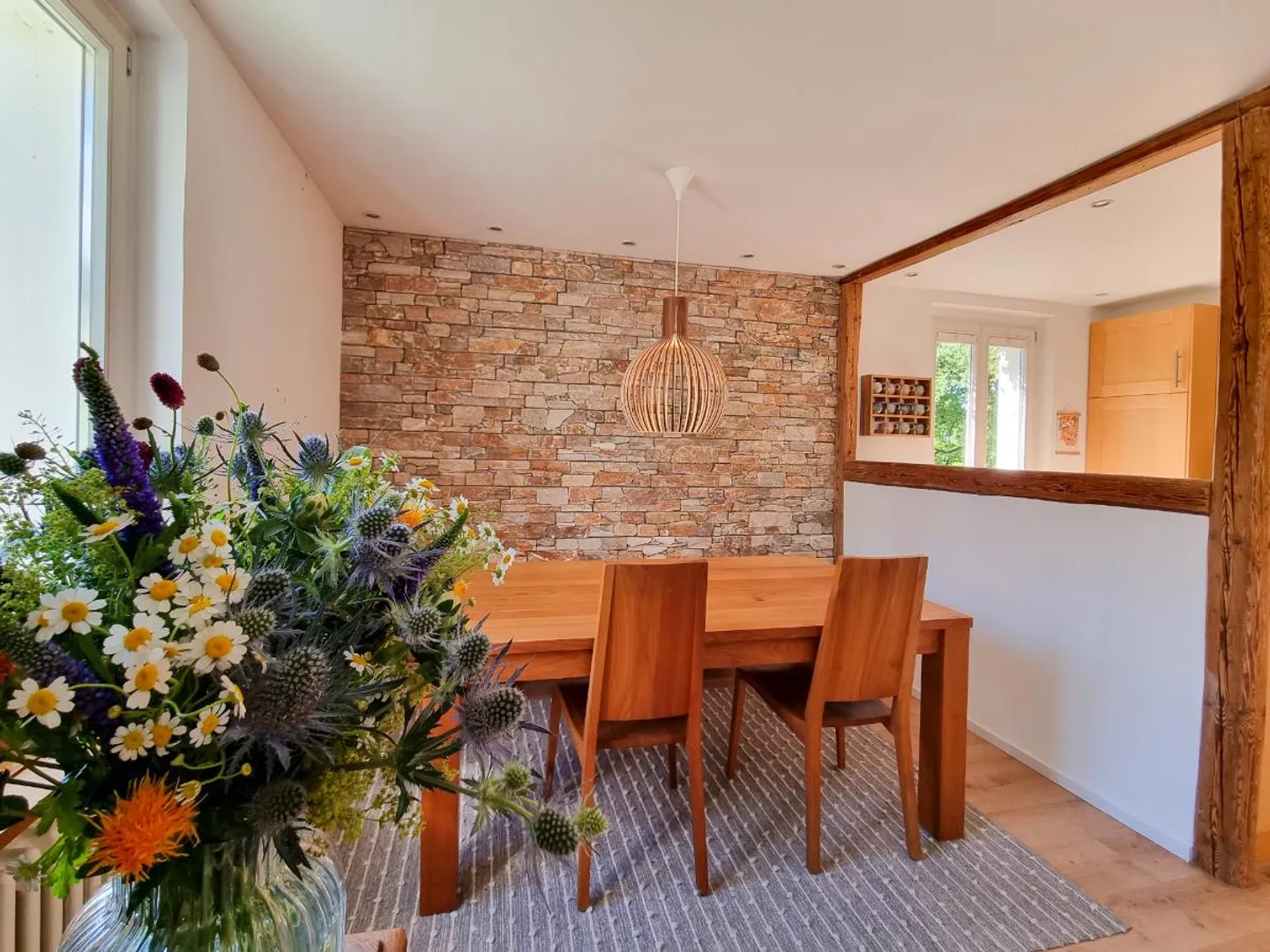 Bellissima casa unifamiliare con un giardino incantevole - Foto 3 di 5