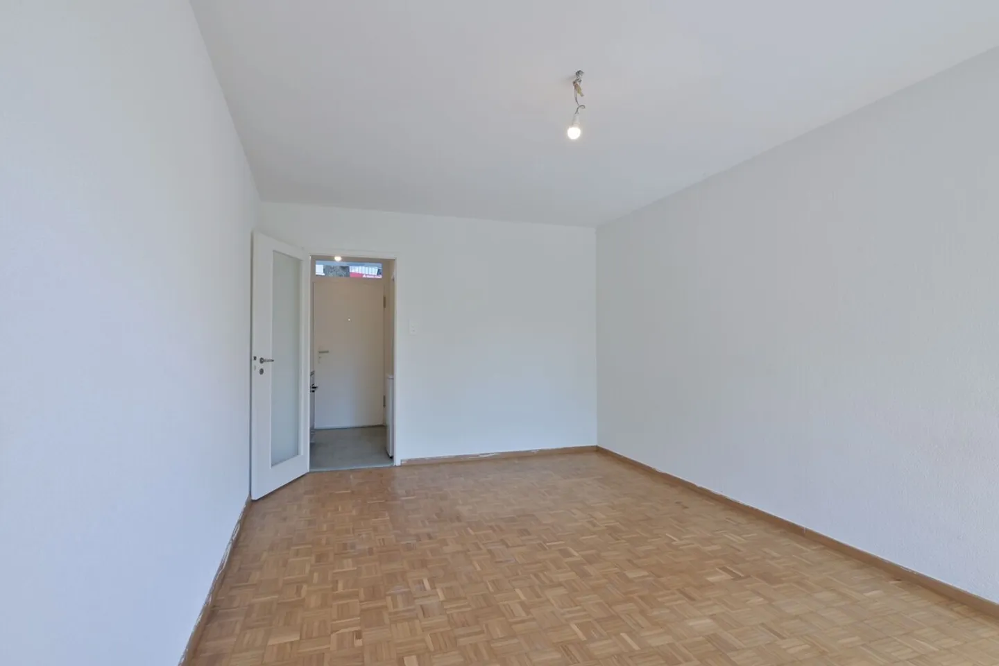 Première location après rénovation partielle - Votre nouvel appartement au cœur de Bâle - Photo 3 sur 6