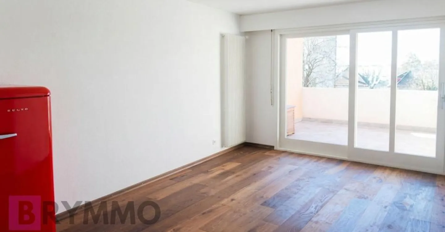 Gem in the heart of Lausanne: Studio with large balcony & pool - Photo 6 of 7