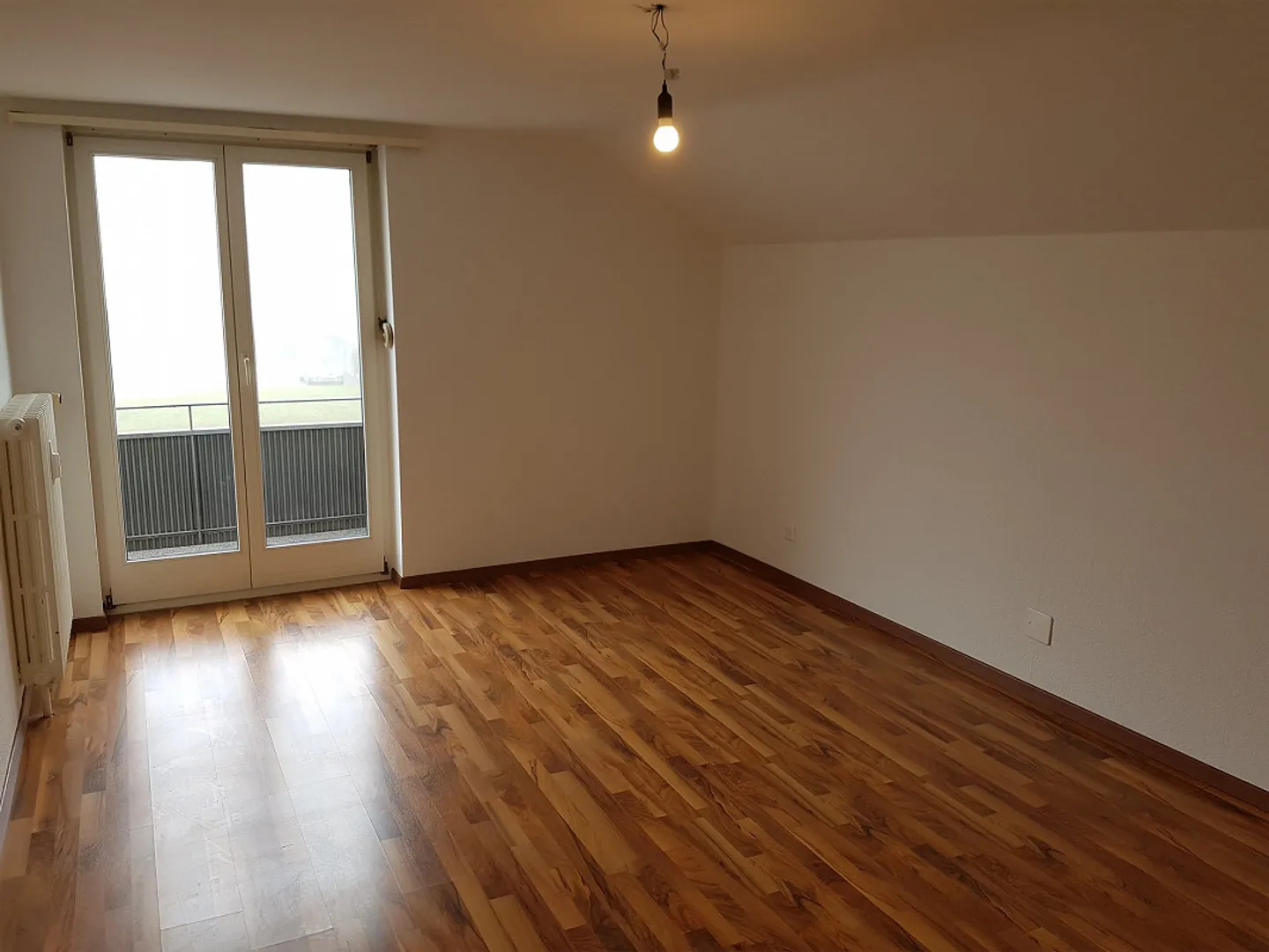 Appartamento mansardato di 2 1/2 stanze con vista lago - Foto 5 di 7