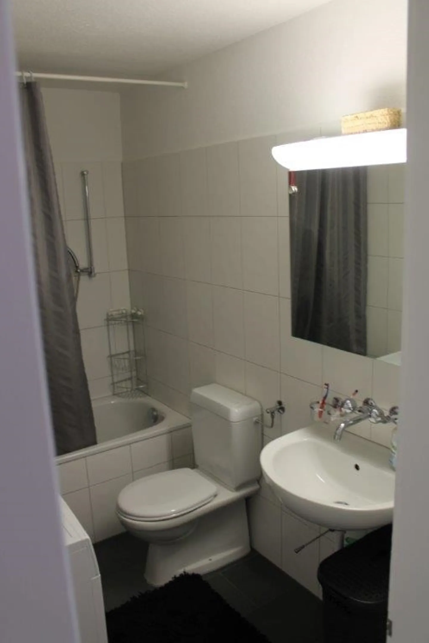 Bel appartement lumineux de 3 pièces avec balcon, au cinquième étage - Photo 7 sur 14