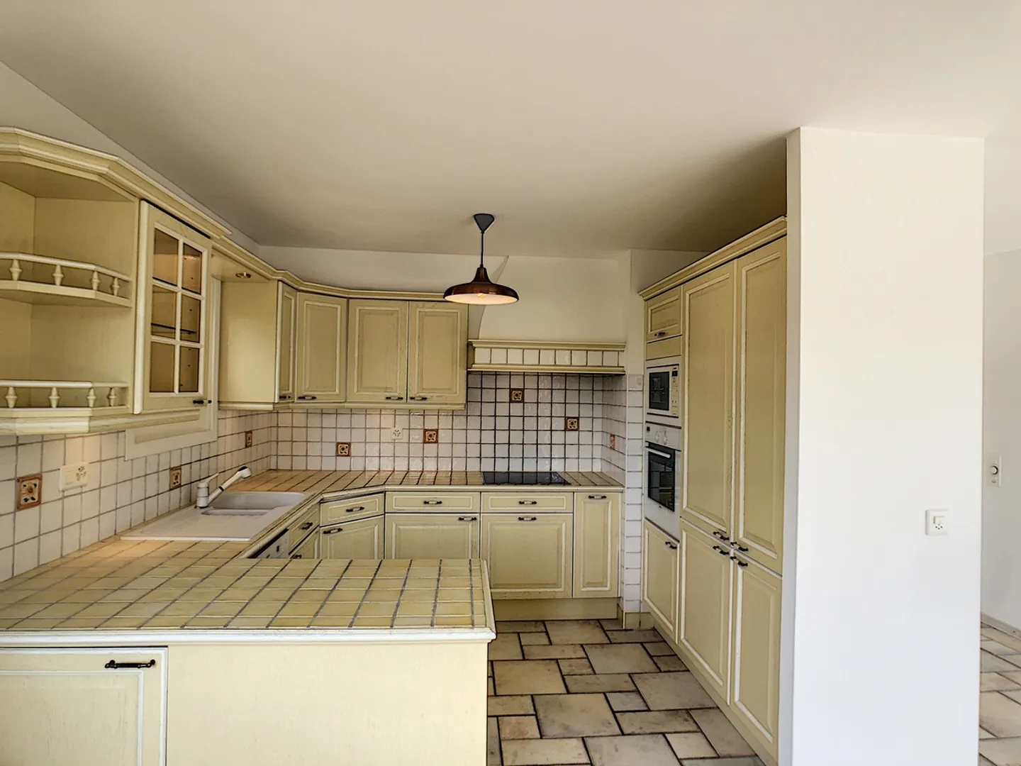 Magnificent 5.5-room apartment - Photo 2 of 13