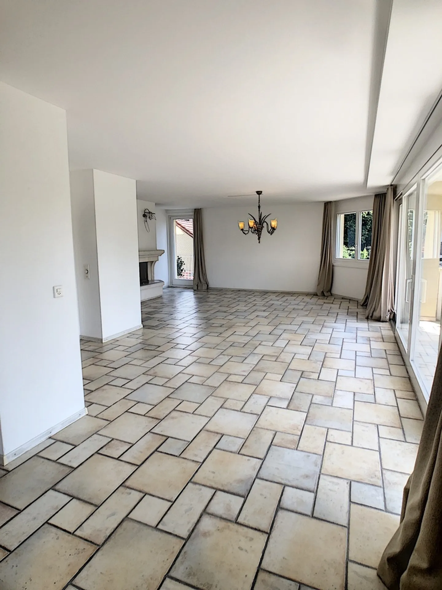 Magnificent 5.5-room apartment - Photo 5 of 13