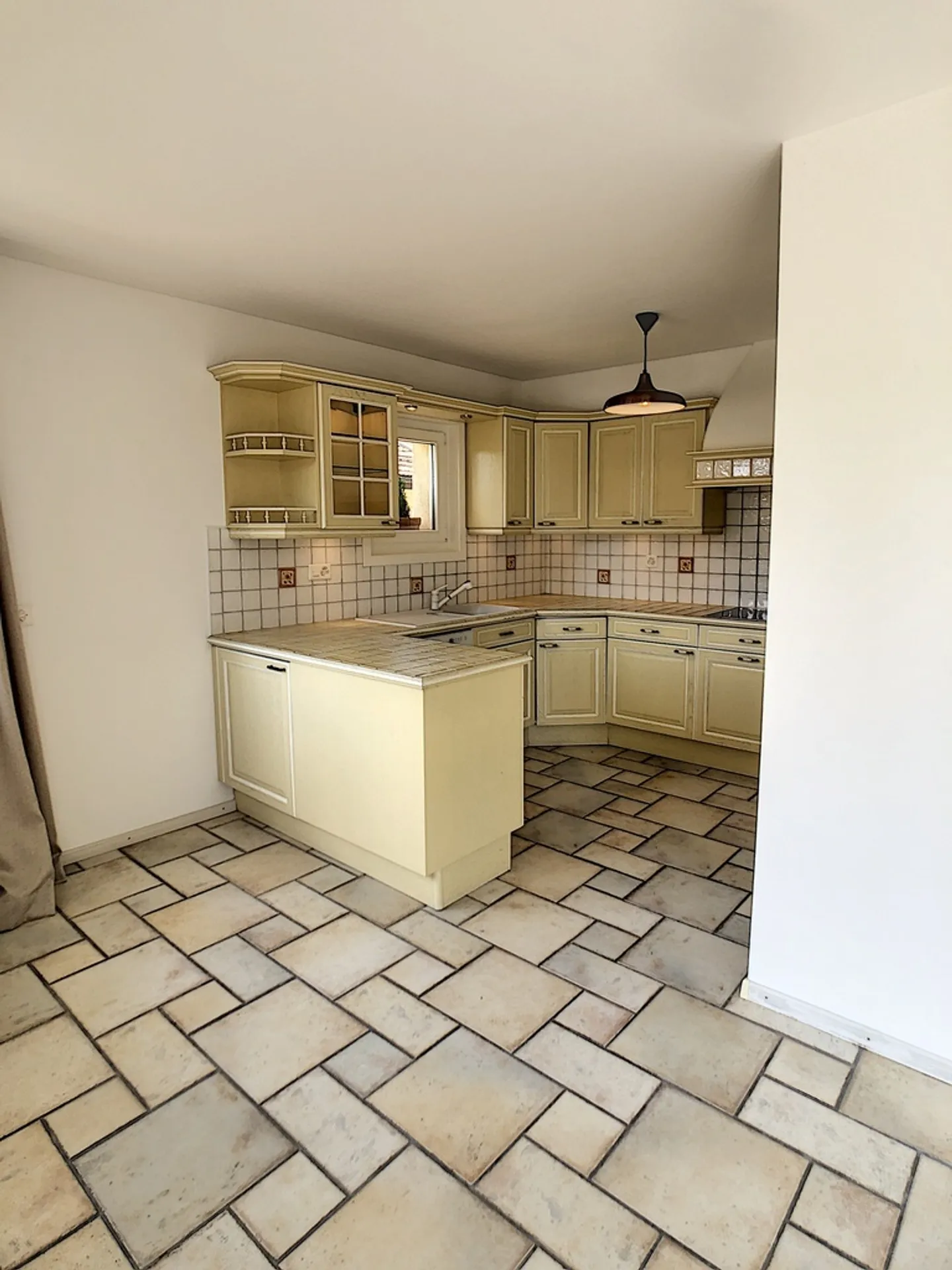 Magnificent 5.5-room apartment - Photo 8 of 13