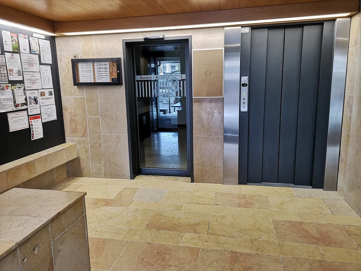 A vendre à Delémont : appartement 3.5 pièces, avec garage privé, vue sur la ville - Foto 8 von 28