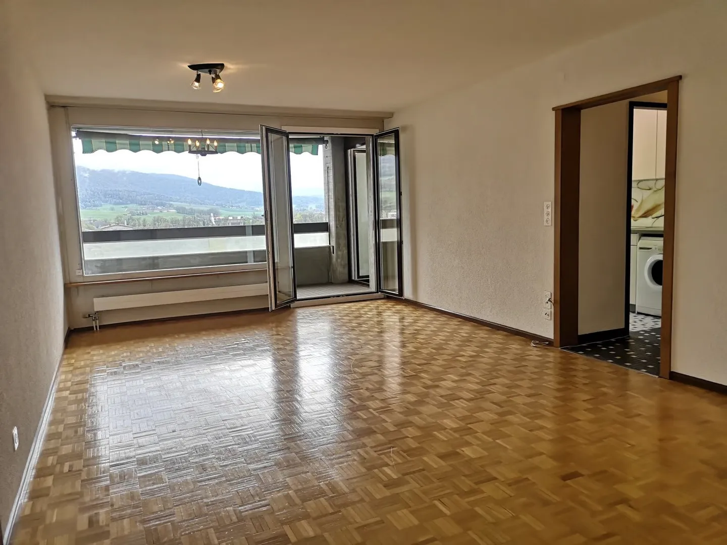A vendre à Delémont : appartement 3.5 pièces, avec garage privé, vue sur la ville - Foto 13 von 28