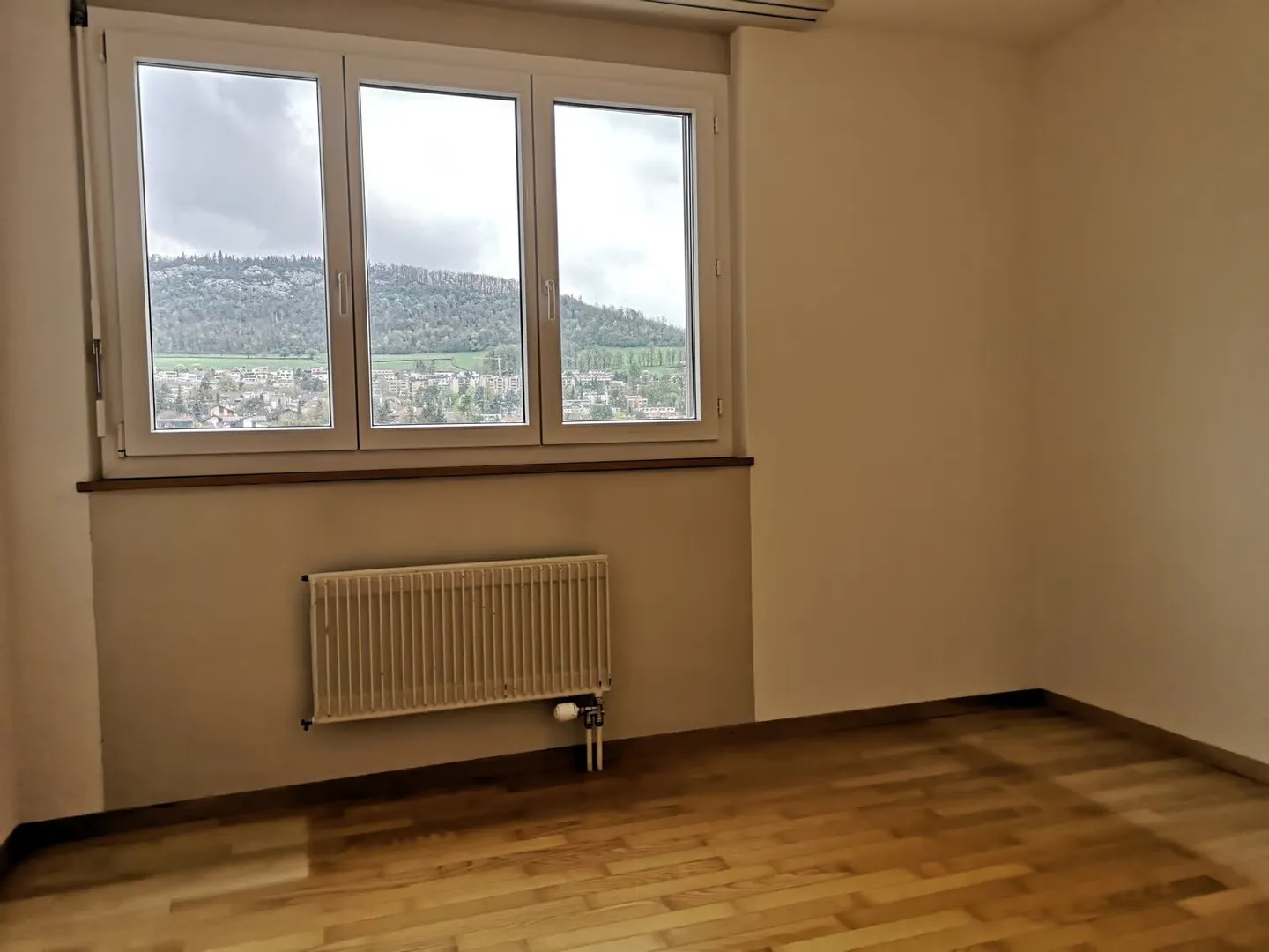 A vendre à Delémont : appartement 3.5 pièces, avec garage privé, vue sur la ville - Foto 21 von 28