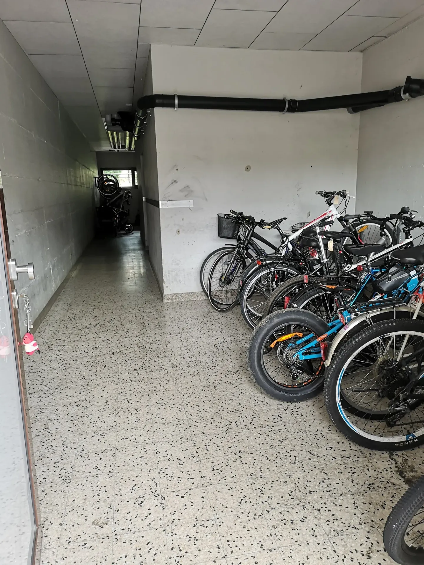 A vendre à Delémont : appartement 3.5 pièces, avec garage privé, vue sur la ville - Foto 25 von 28