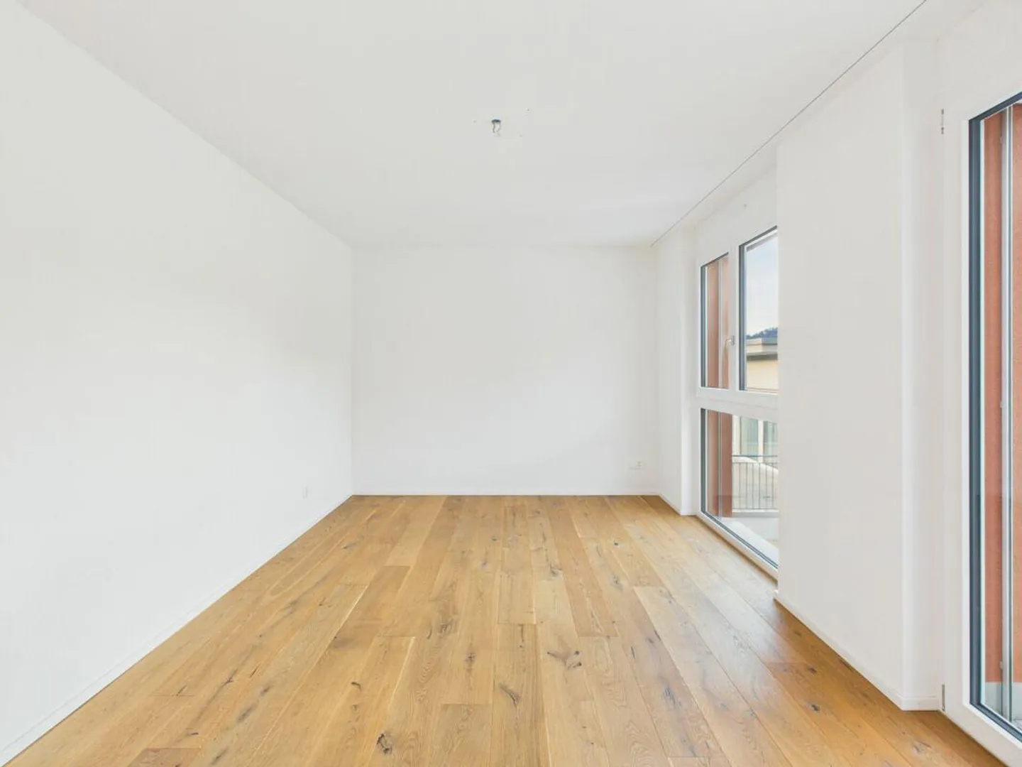 Moderne Attika mit grosser Terrasse und Ausblick - Foto 6 von 19