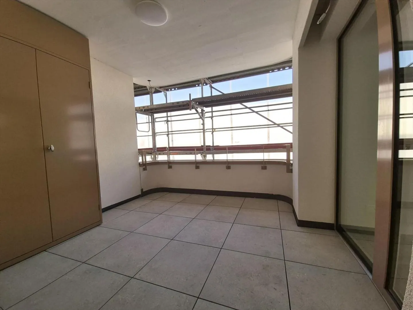 2.5 Room Apartment - Photo 2 of 11