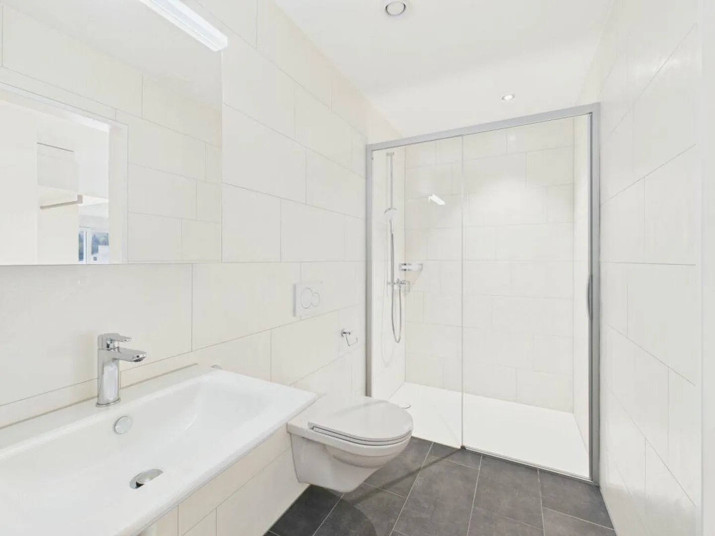 Moderne Attika mit grosser Terrasse und Ausblick - Foto 12 von 19