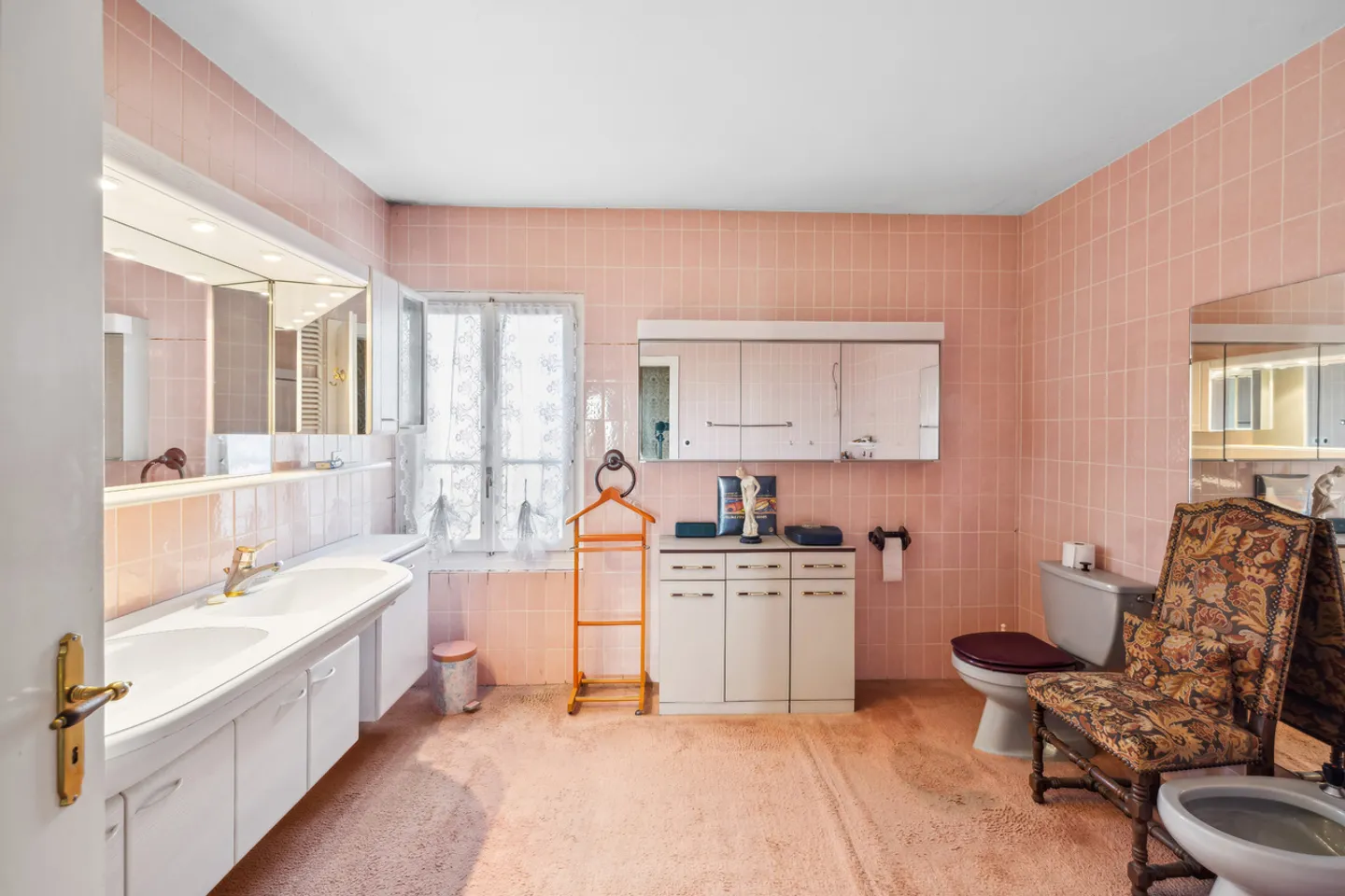 Elegant Villa in the Heart of Nature, Just a Stone's Throw from Sion - Photo 7 of 9