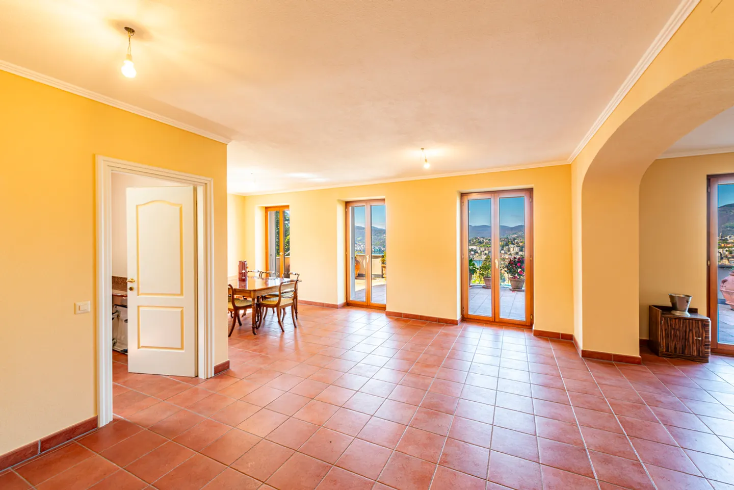 Ca' Rossa | Appartement élégant de 3,5 pièces surplombant tout le golfe de Lugano - Photo 5 sur 19