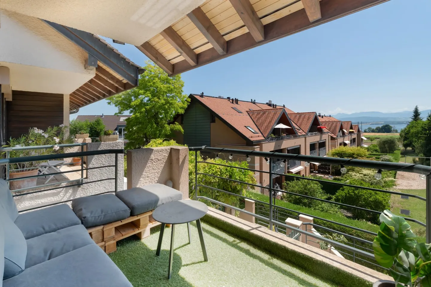 Affascinante casa di villaggio nel cuore di Founex con vista sul lago e sulle montagne - Foto 10 di 13