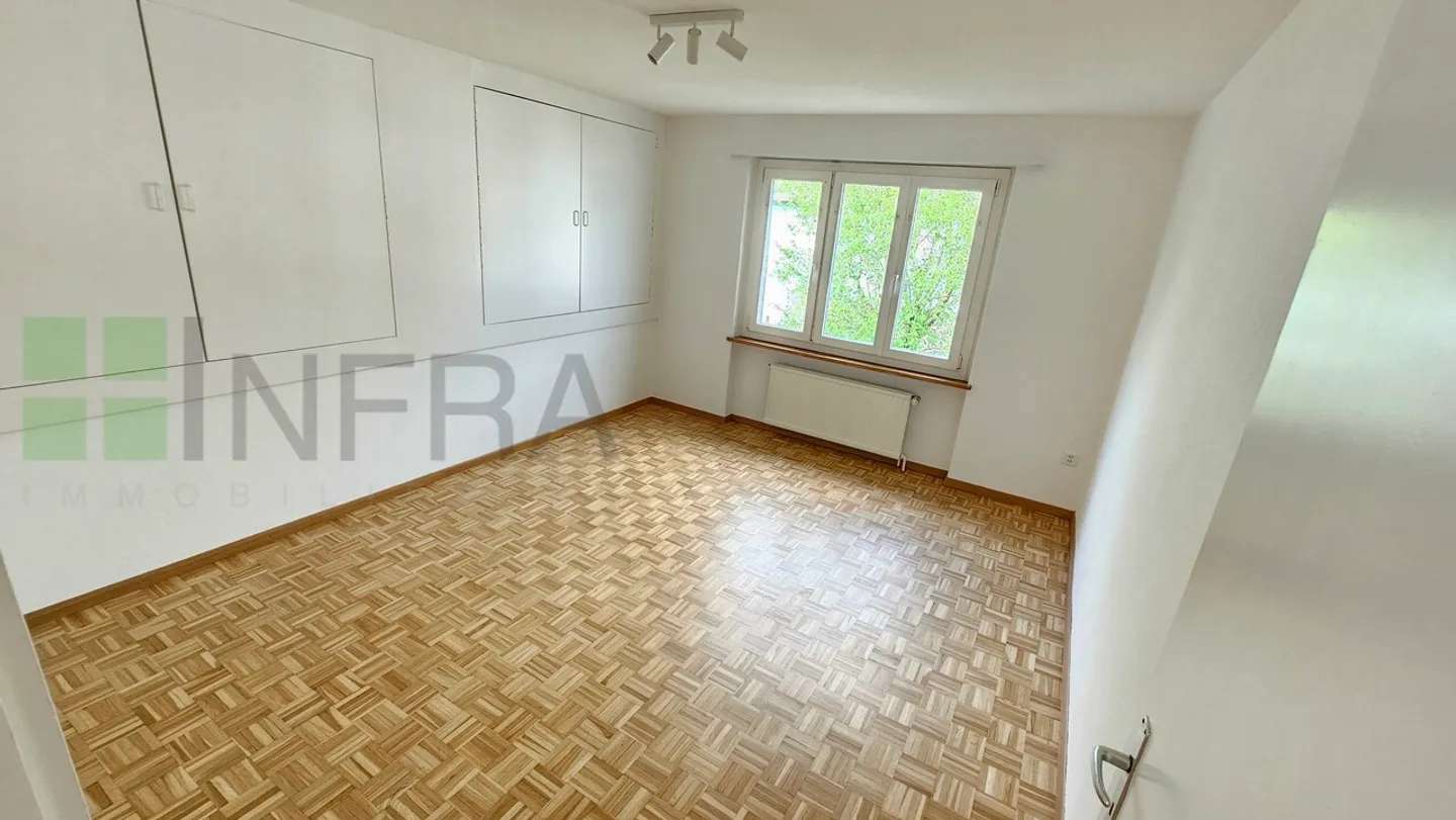 Grand appartement de 2,5 pièces avec garage, buanderie privée et jardin ! - Photo 9 sur 12