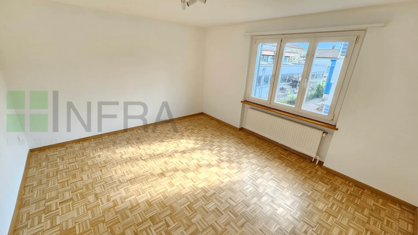 Grand appartement de 2,5 pièces avec garage, buanderie privée et jardin ! - Photo 8 sur 12