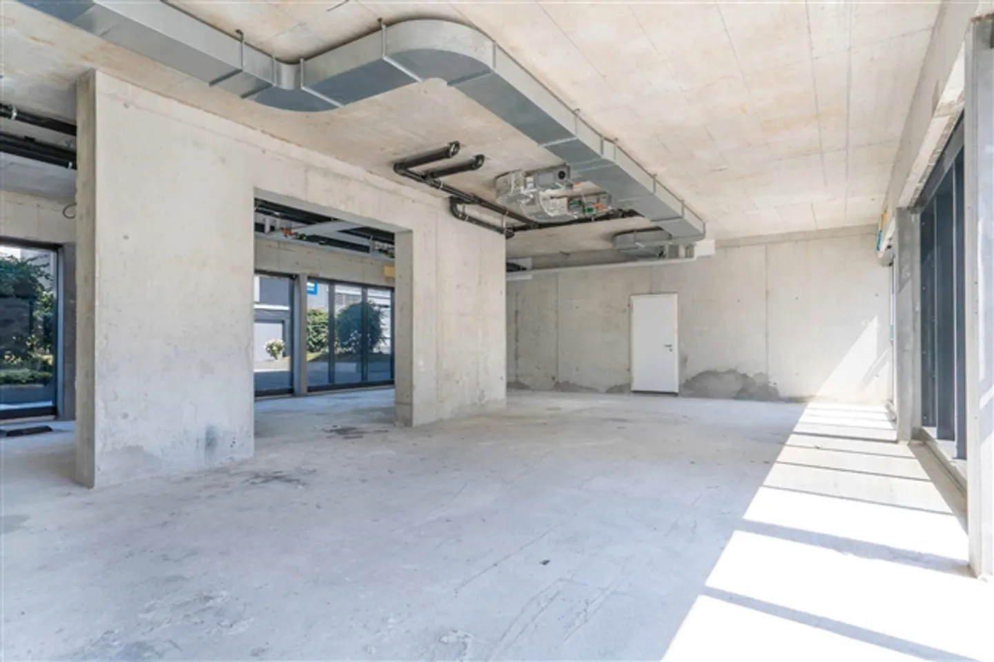 Passage lumineux de 63 m² dans un quartier en pleine transformation - Photo 5 sur 5