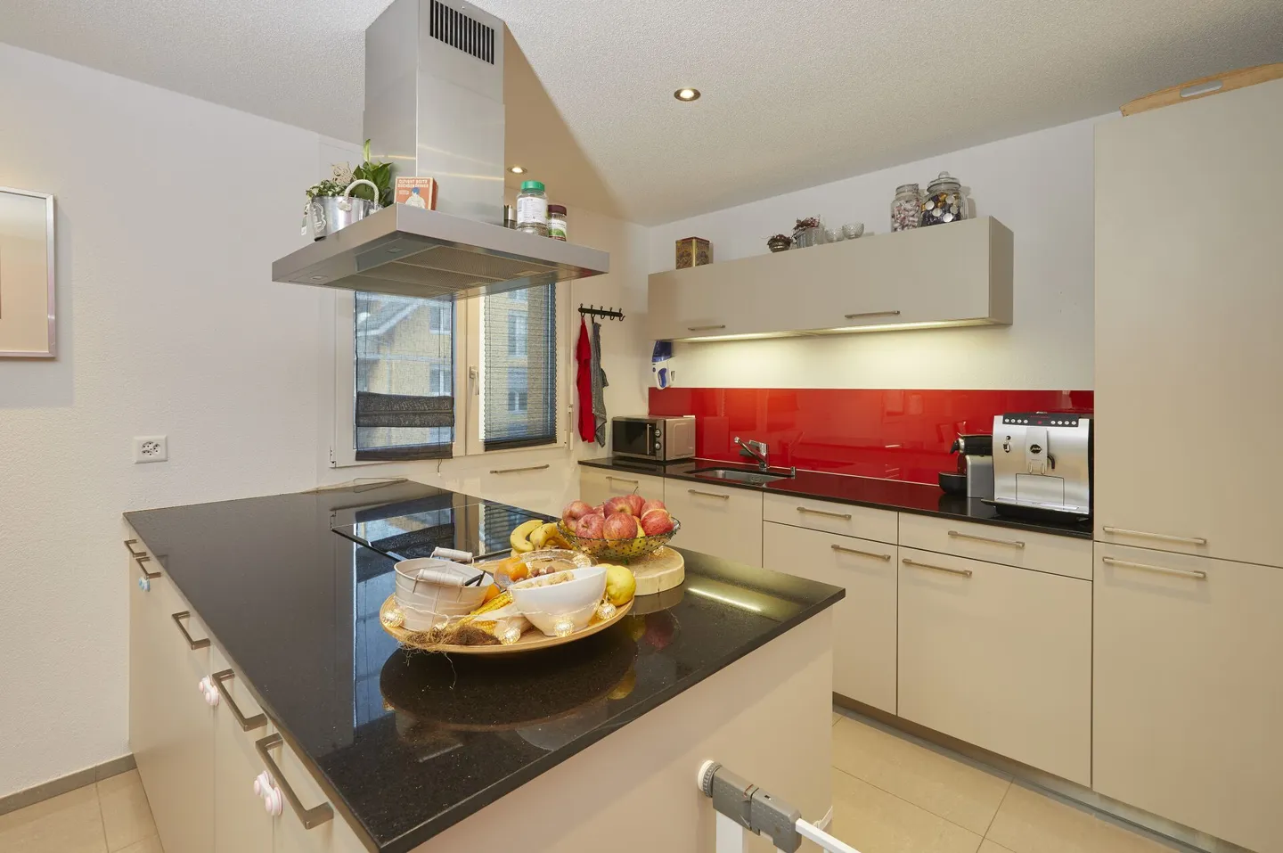 Sunny 4.5-room apartment with balcony 28 m2 - Photo 3 of 18