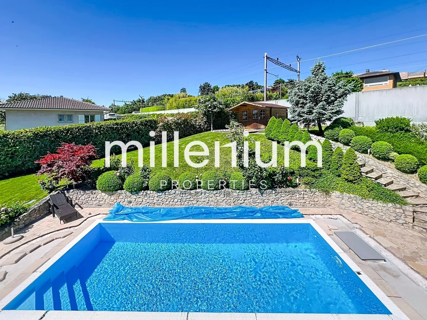 Magnifica villa con piscina a Crans vicino a Céligny - Foto 3 di 21