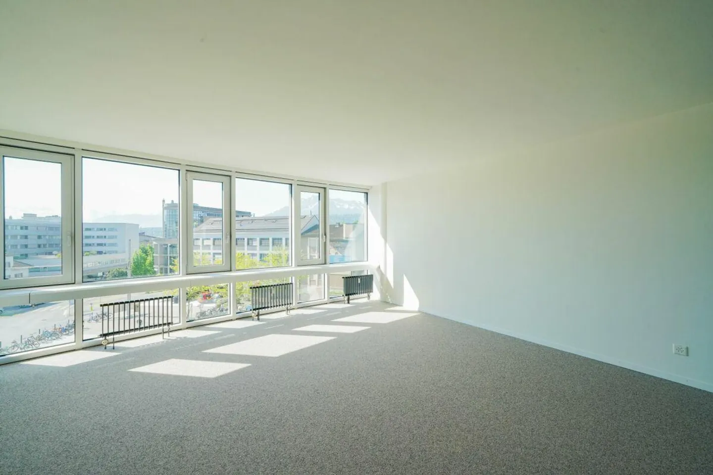 Top Commercial Space at Sonnenplatz: Flexibility on 189 m² - Photo 4 of 11