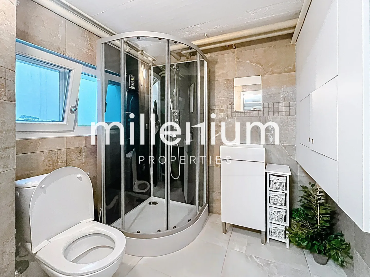 Magnifica villa con piscina a Crans vicino a Céligny - Foto 18 di 21