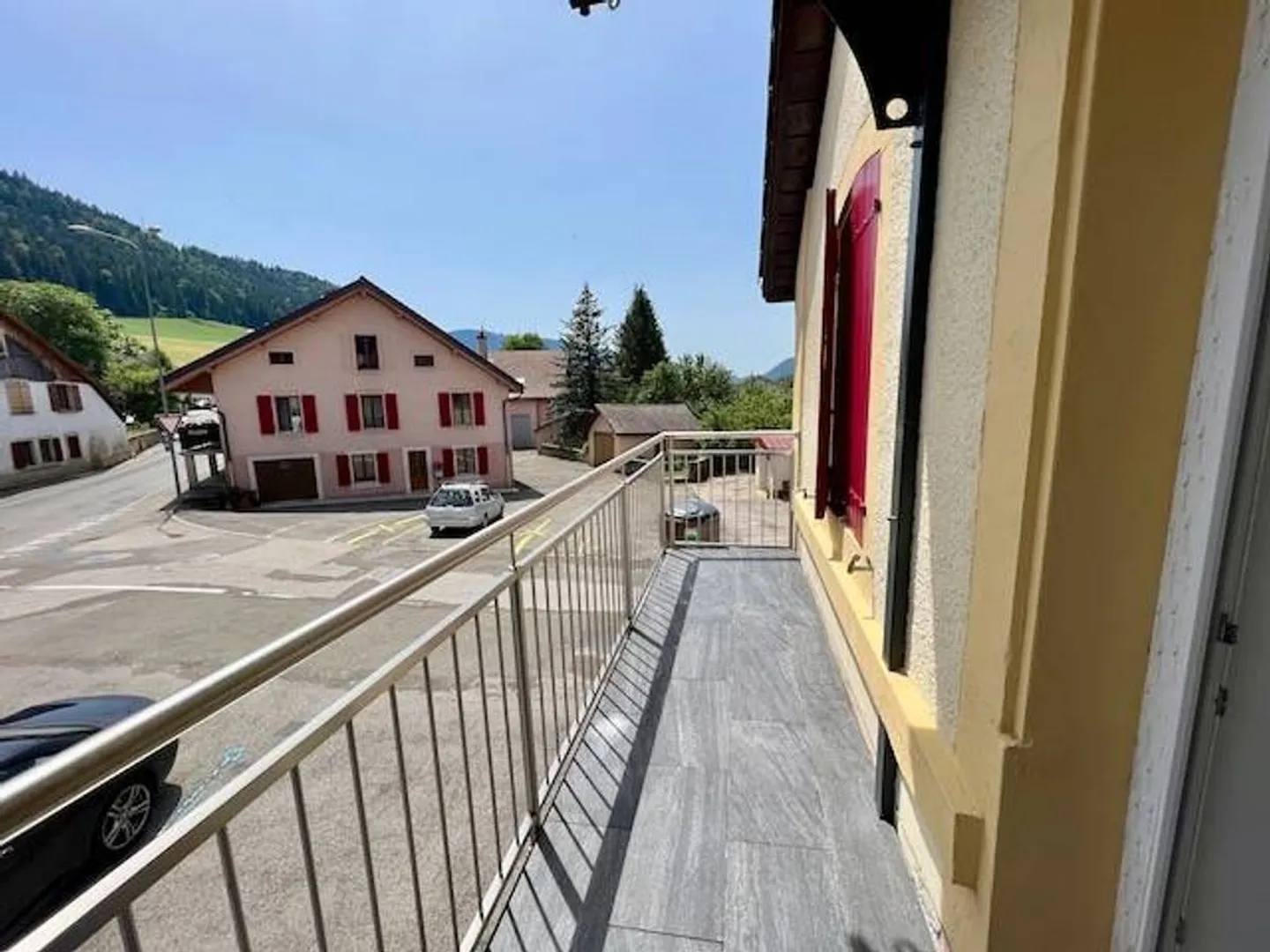 Mixed-Use Building in Couvet - Photo 5 of 13