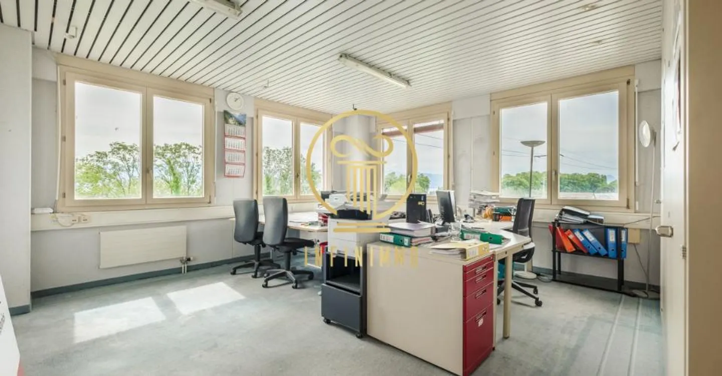 Espace Commercial avec Vue Lac - Photo 4 sur 6