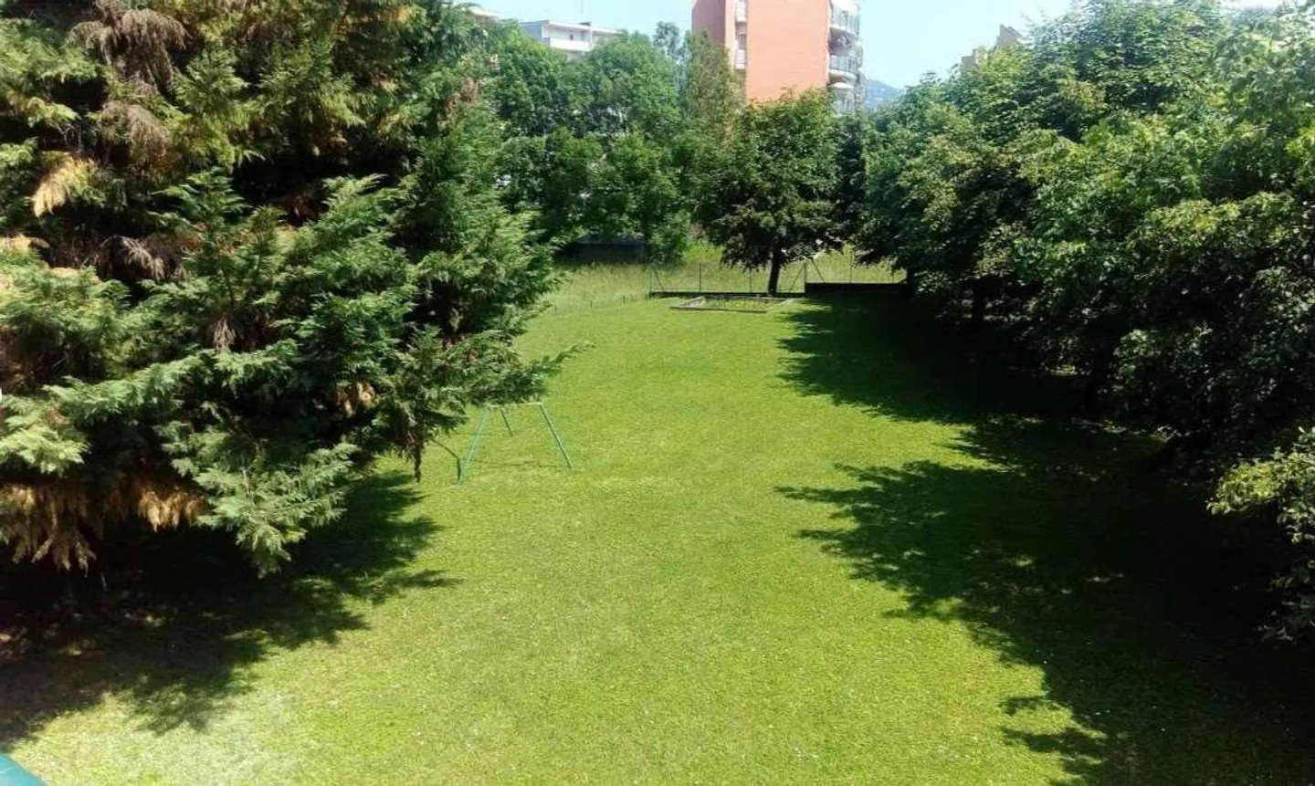Balerna: Helles 4,5-Zimmer-Apartment mit Gemeinschaftspark - Foto 8 von 8