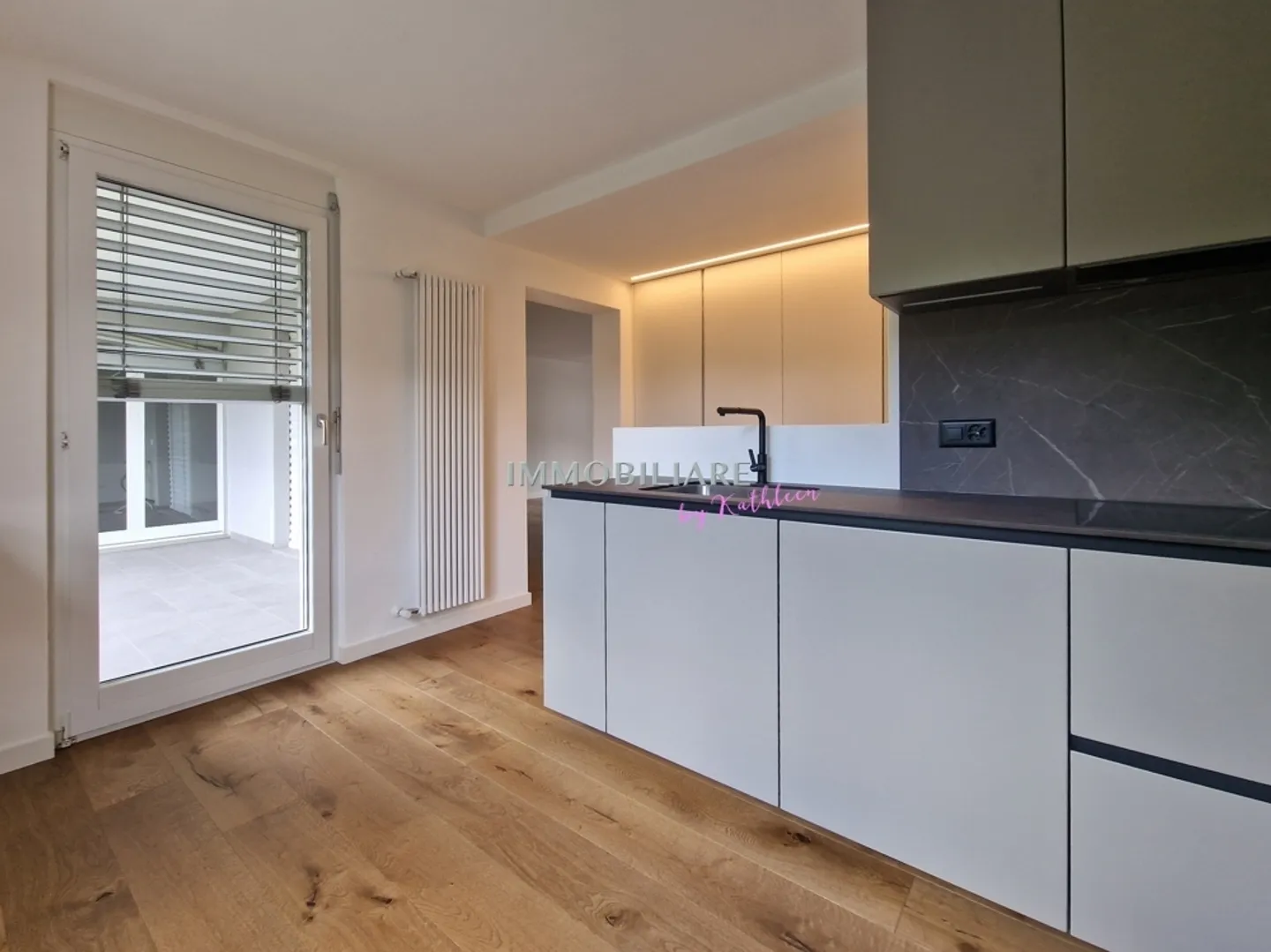 Wie neu: kernsanierte Ferienwohnung, sonnig, ruhig, mit 2 Balkonen - Foto 1 von 8