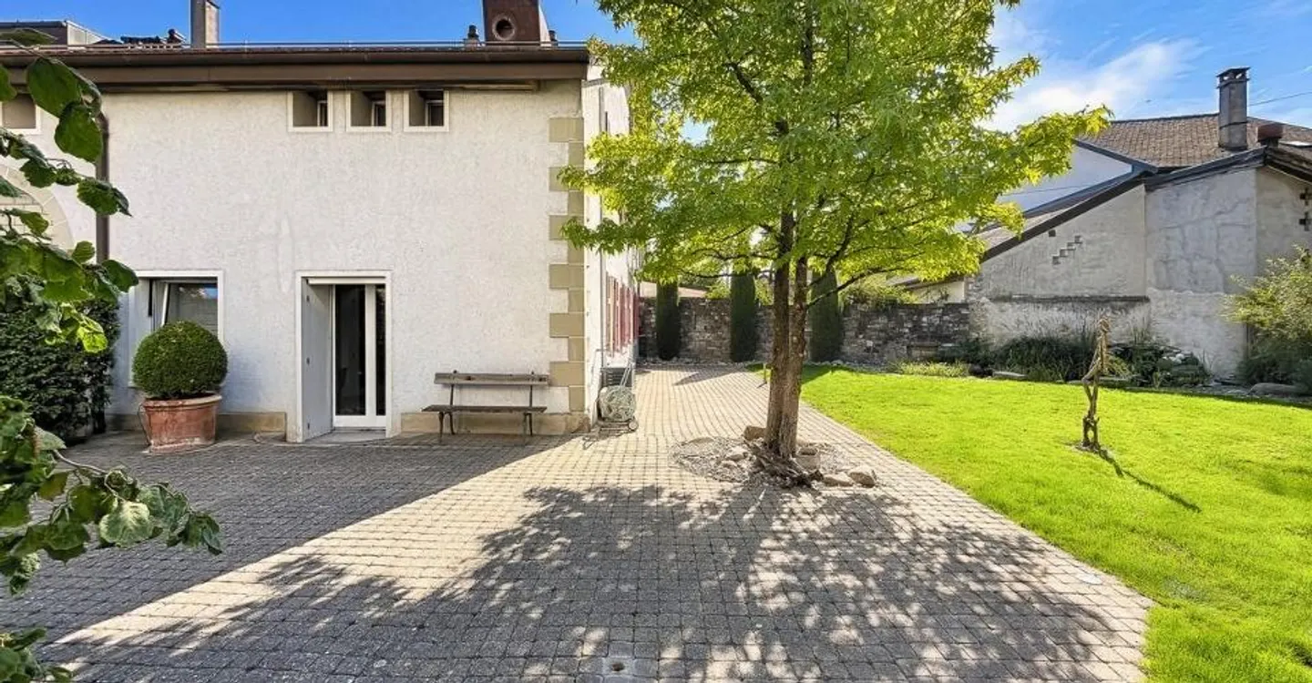 Character house in the heart of the village - Photo 6 of 13