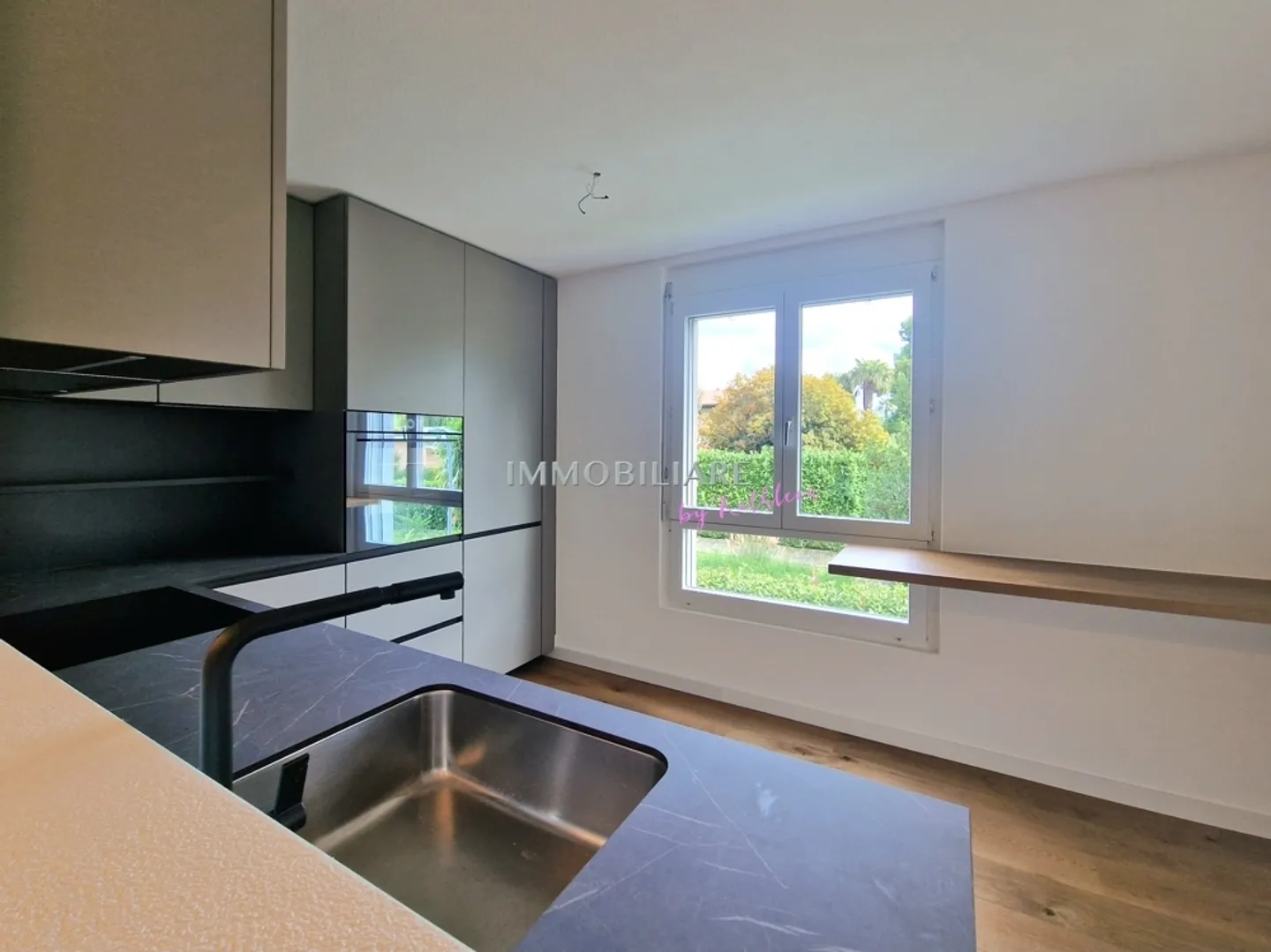 Wie neu: kernsanierte Ferienwohnung, sonnig, ruhig, mit 2 Balkonen - Foto 3 von 8