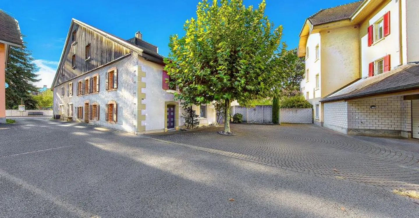 Character house in the heart of the village - Photo 2 of 13