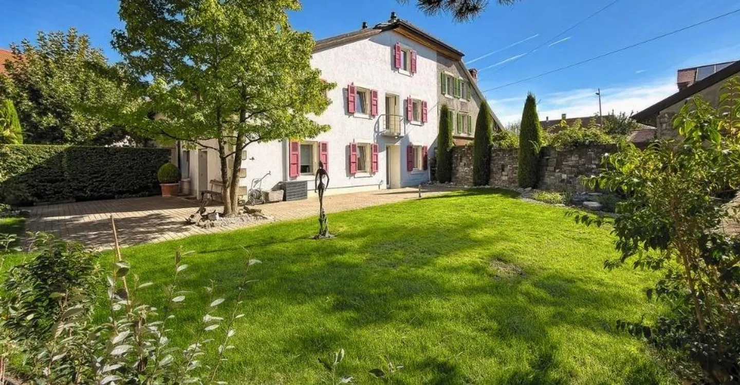 Character house in the heart of the village - Photo 3 of 13