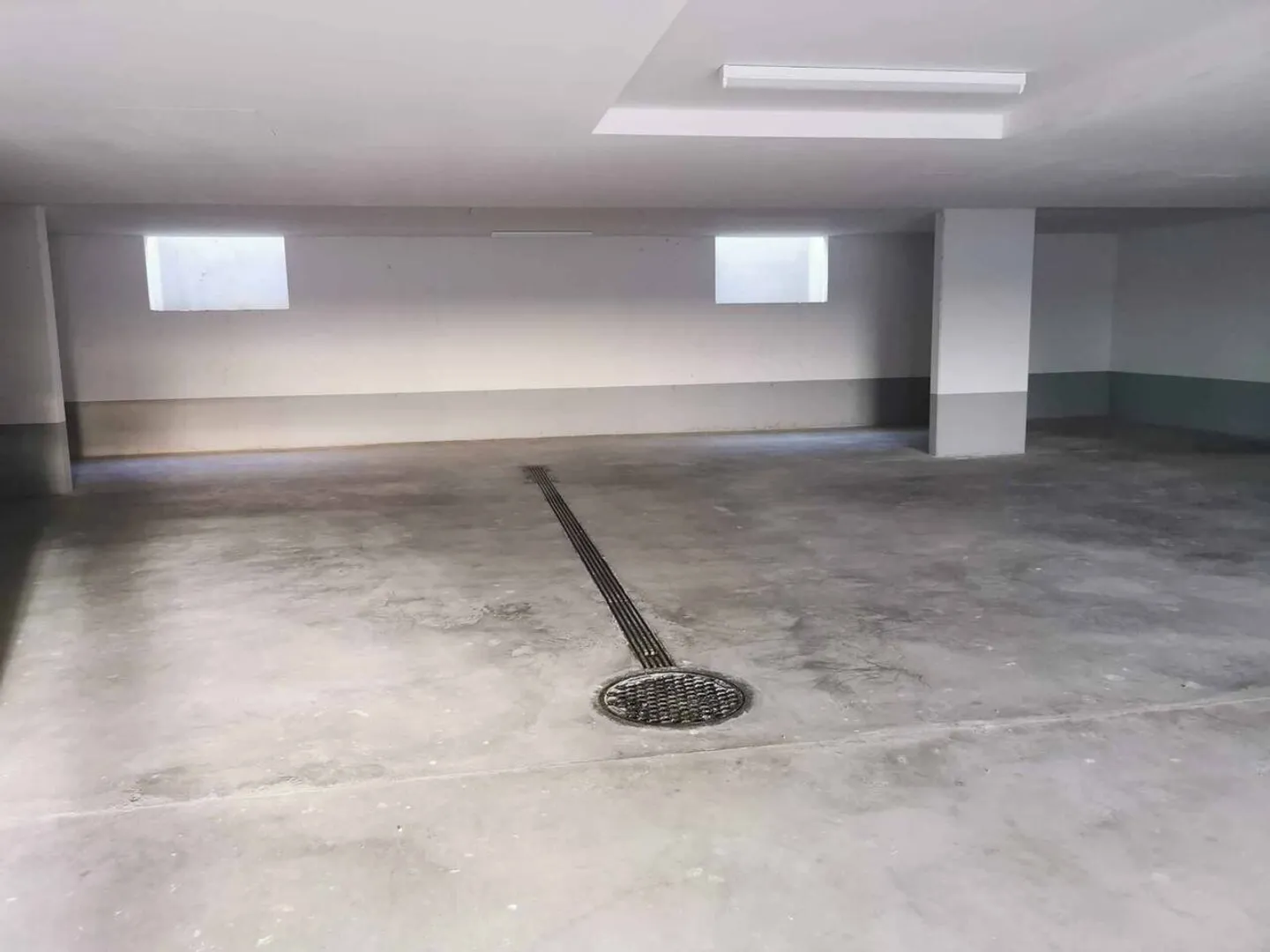 Quattro posti auto interni - Foto 1 di 2