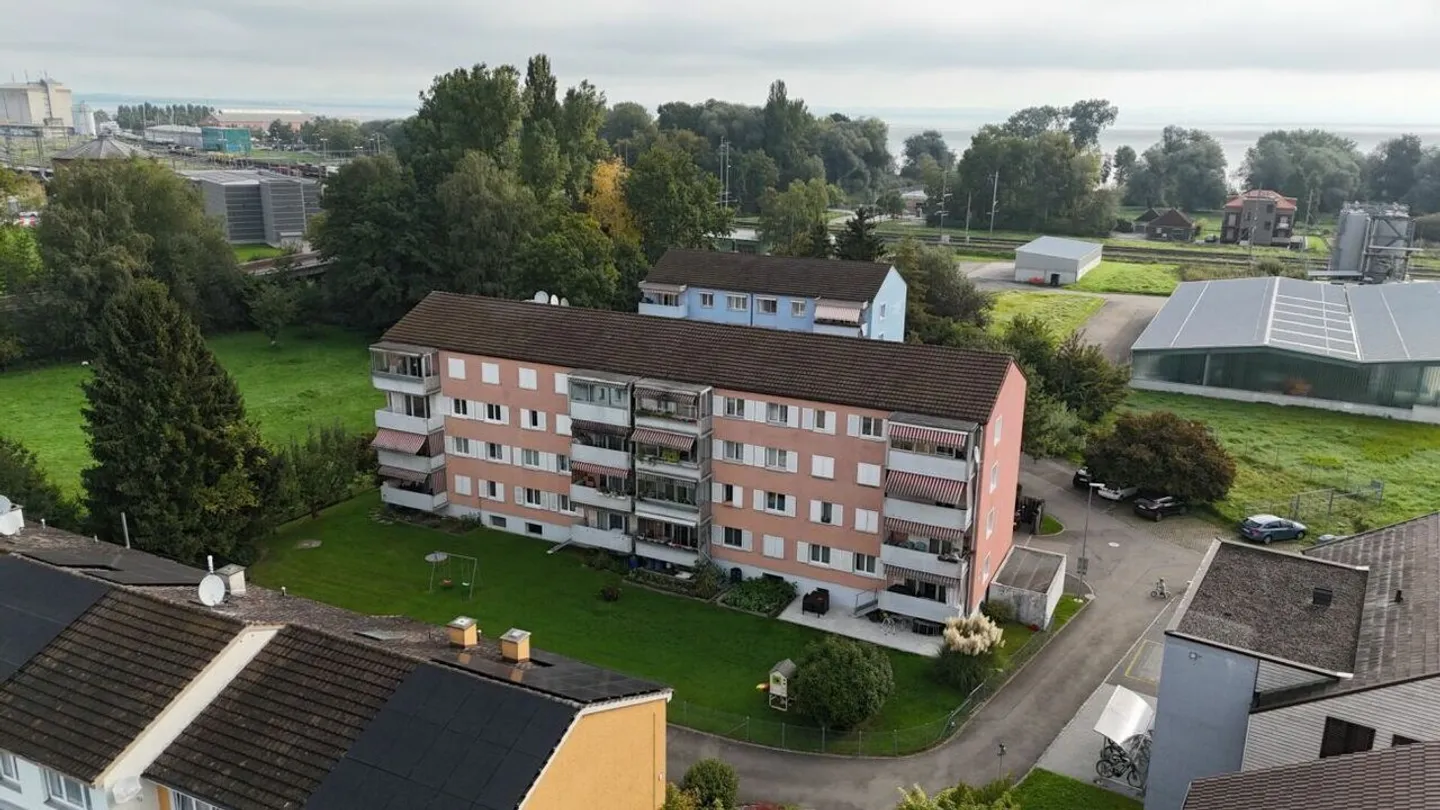Prima occupazione dopo ristrutturazione totale: Moderno appartamento con 4 camere in una posizione tranquilla e soleggiata con garage singolo - Foto 13 di 17