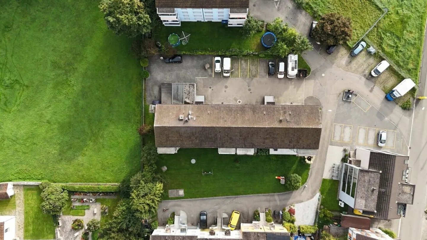Prima occupazione dopo ristrutturazione totale: Moderno appartamento con 4 camere in una posizione tranquilla e soleggiata con garage singolo - Foto 15 di 17