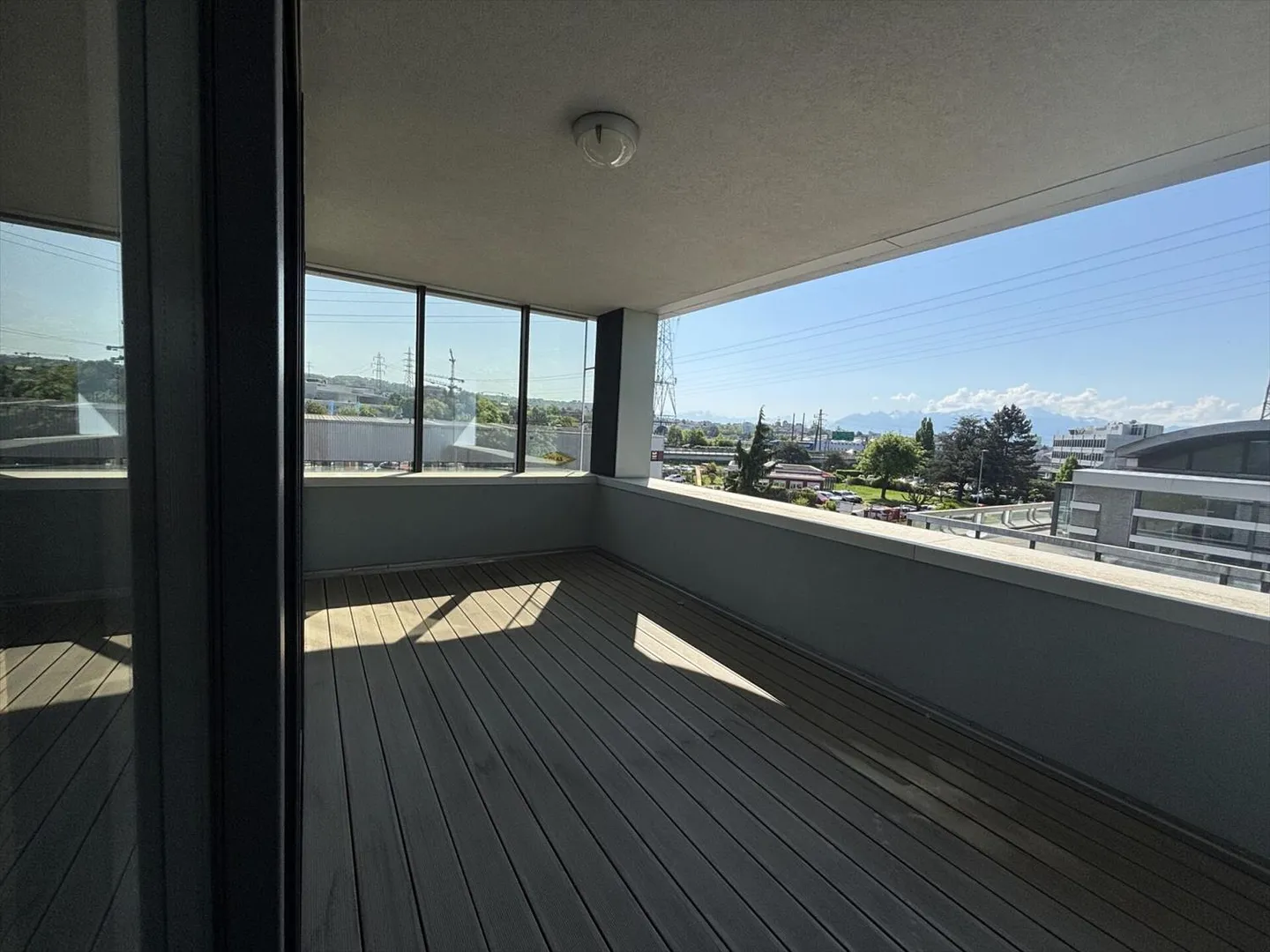 Wunderschöne möblierte Büros von 270 m2 mit Terrasse zur Miete in Cri... - Foto 5 von 9