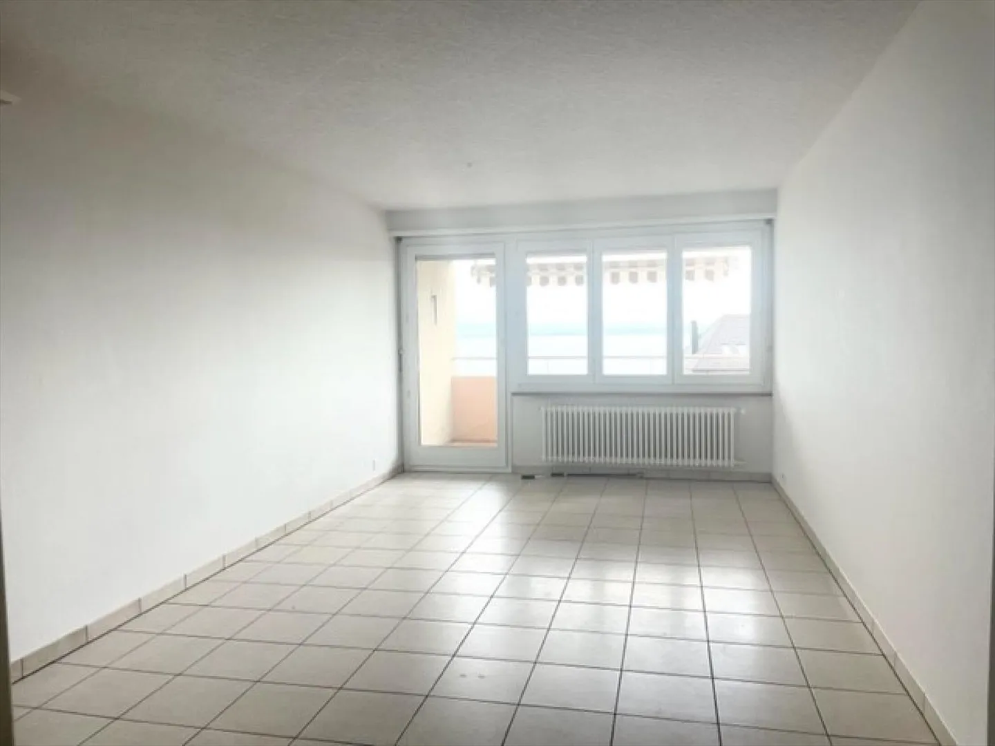 Appartement de 4 pièces avec vue sur le lac et les Alpes - Photo 2 sur 13